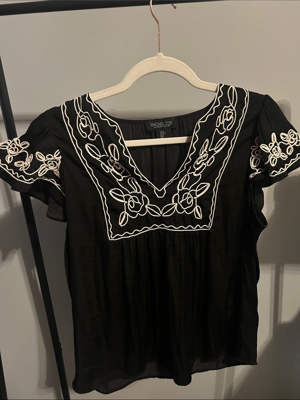 Rachel Zoe Black Short-Sleeve Embroidered V-Neck Blouse size small